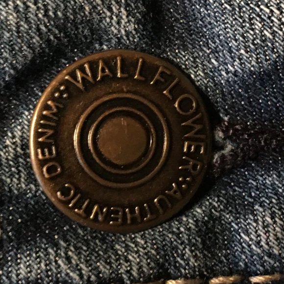 WALLFLOWER Classic Cuffed Denim Shorts Size 3 - Picture 6 of 14